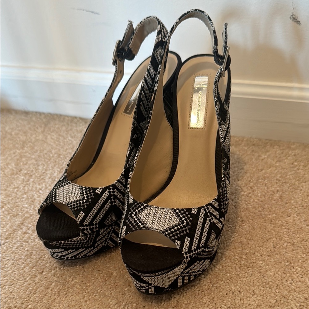 Stylish Black and White Women's Wedge Sandals size 7.5